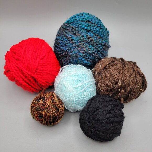 Mixed Yarn Lot Leftover Project Yarn Bulky Multicolor Variegated 1.2 Lbs - Picture 2 of 6